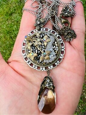 Vintage Sweet Romance Quartz Crystal Flower Peacock Victorian Whimsical Necklace